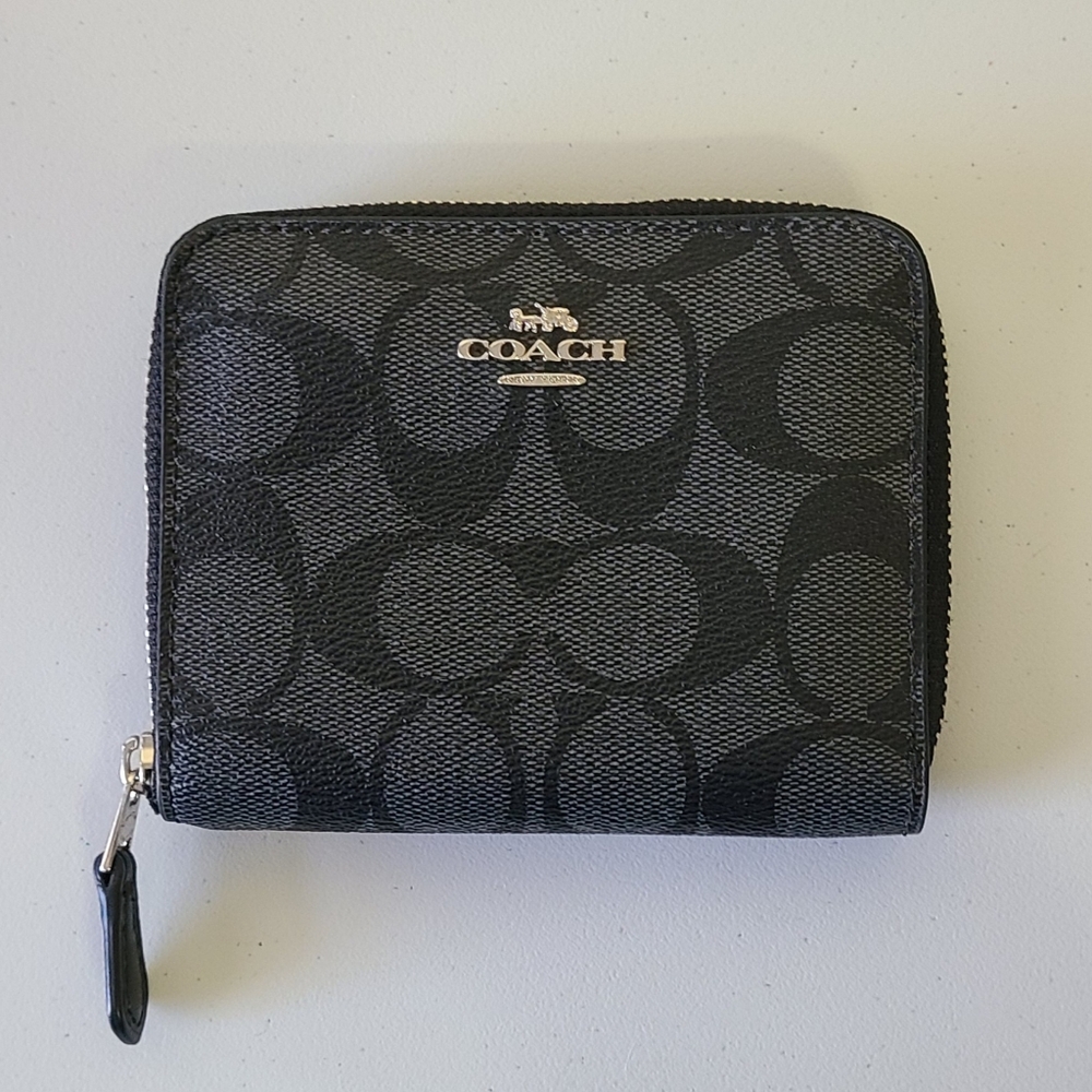 Small Coach Bifold Zip Wallet